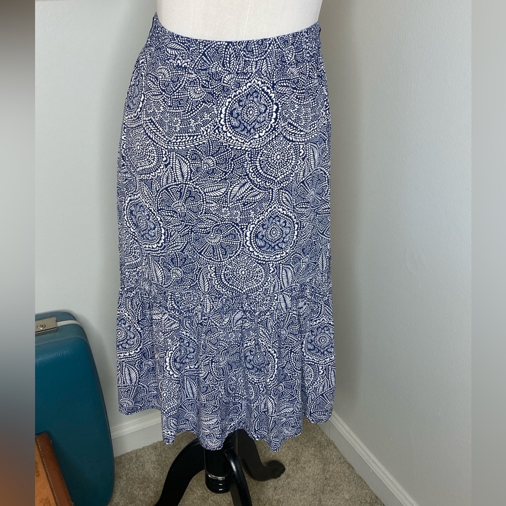 Talbots Blue & White Paisley/Medallion Ruffle Hem Midi Skirt Size M Rayon